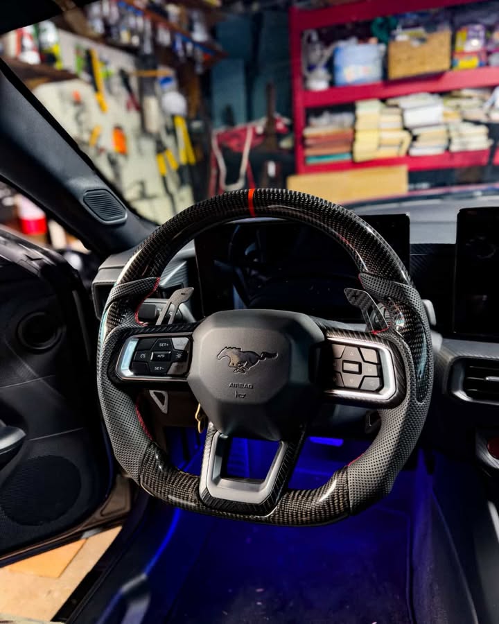 S650 mustang steering wheel with RAH Magnetic Paddle shifters